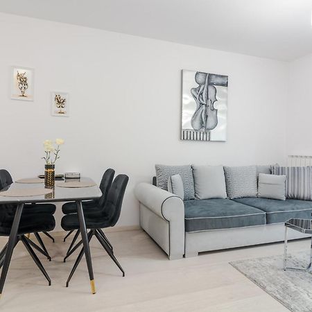 Paris Luxury Top Centre 2Bdr Apt W Work Desk And Wifi Near Nevsky Cathedral Sofia Ngoại thất bức ảnh